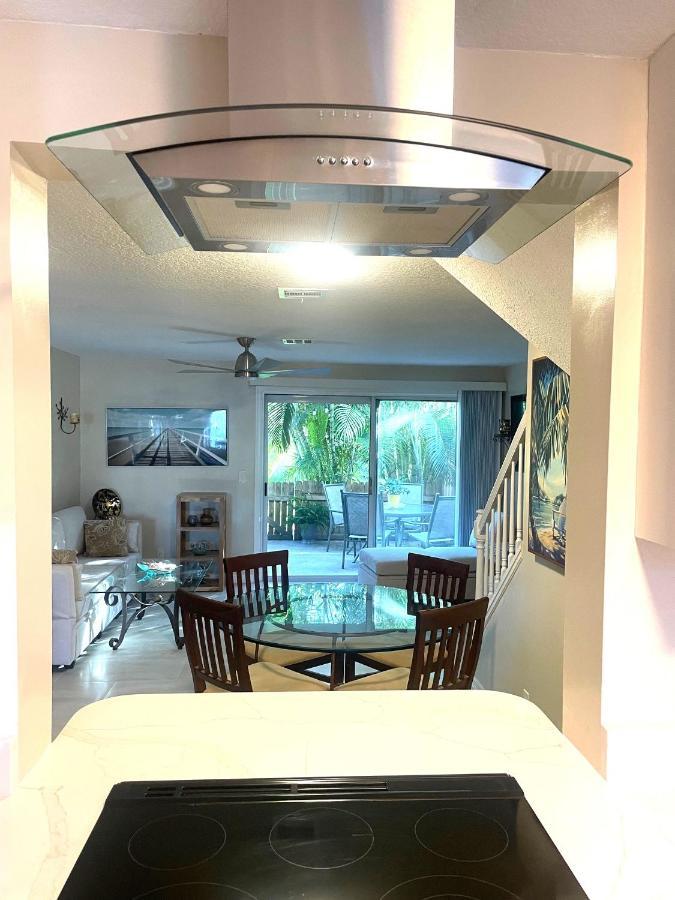 Coastal Townhome In Jupiter 1 Mile To Beach! エクステリア 写真